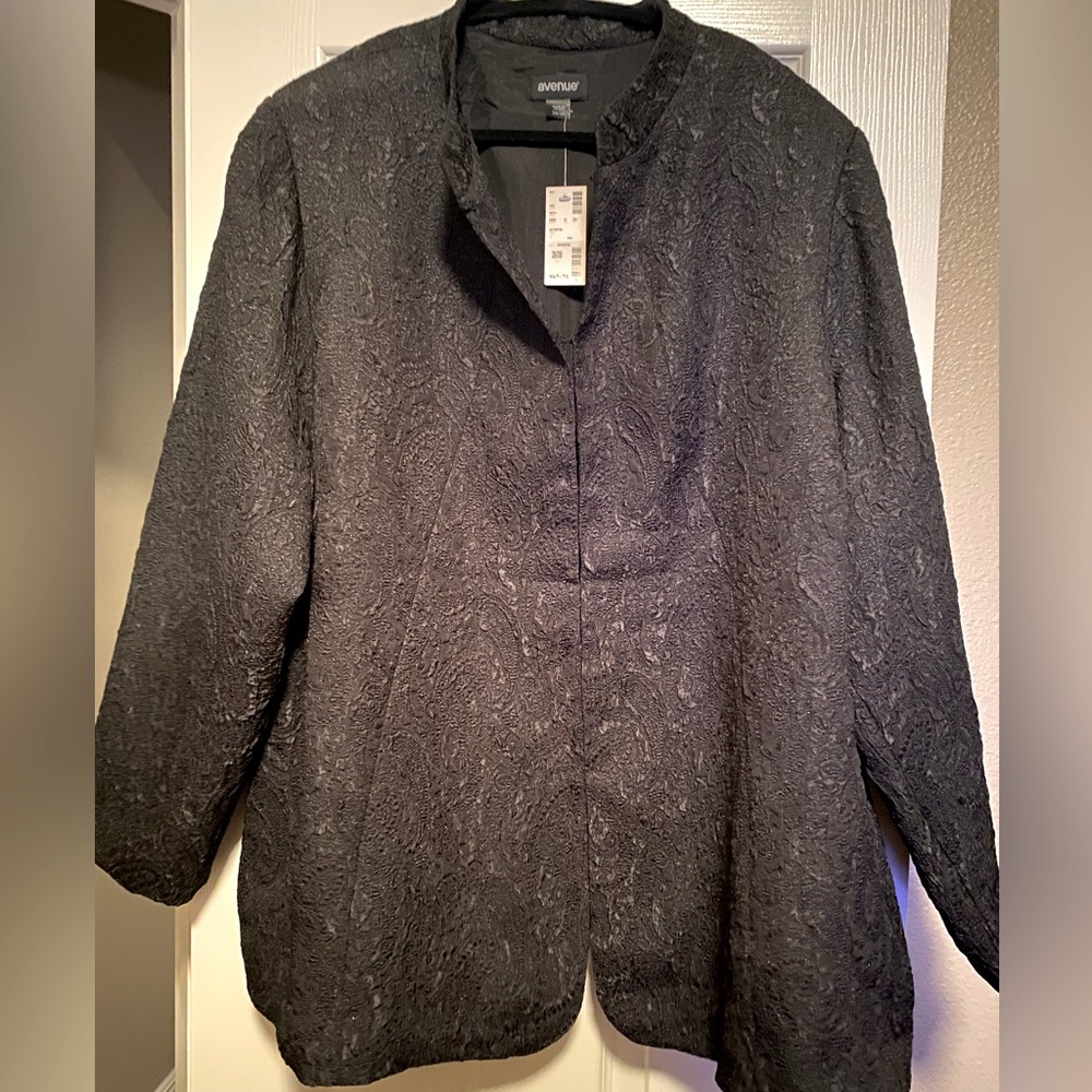 NWT Avenue Brocade Eye Hook Blazer Size 26/28